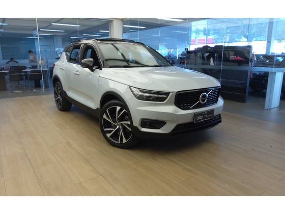 VOLVO XC40 1.5 T5 RECHARGE R-DESIGN GEARTRONIC VOLVO XC40 1.5 T5 RECHARGE R-DESIGN GEARTRONIC